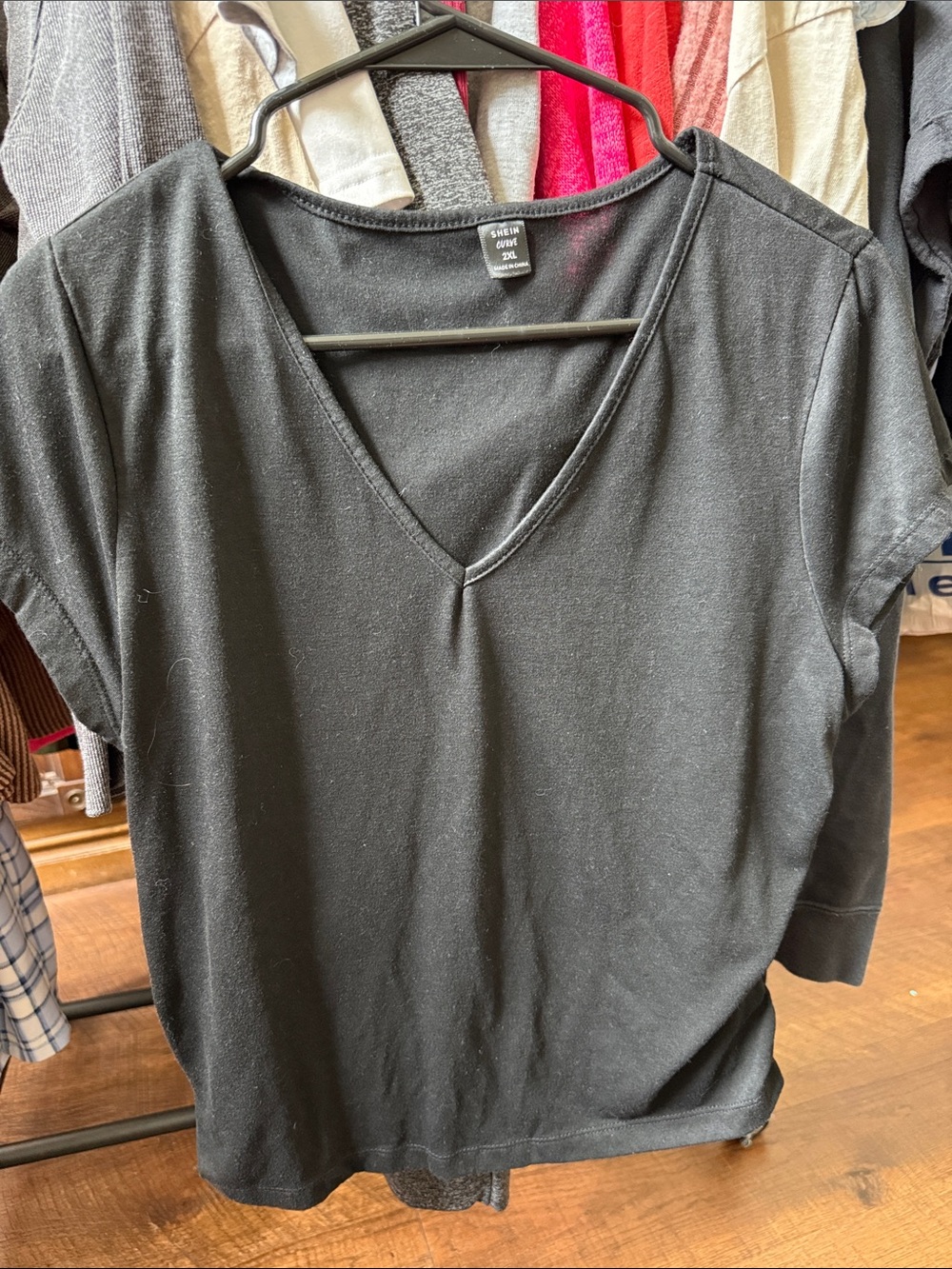 SHEIN Black V-Neck Short Sleeve Tee